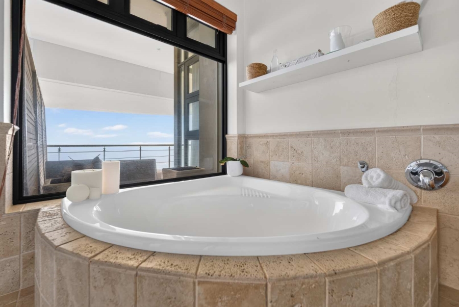 8 Bedroom Property for Sale in Bantry Bay Western Cape